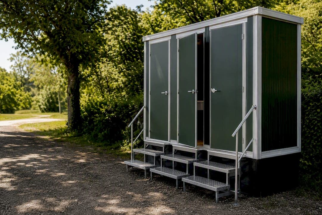 Cabine sanitaire en week-end : ce que couvre la location